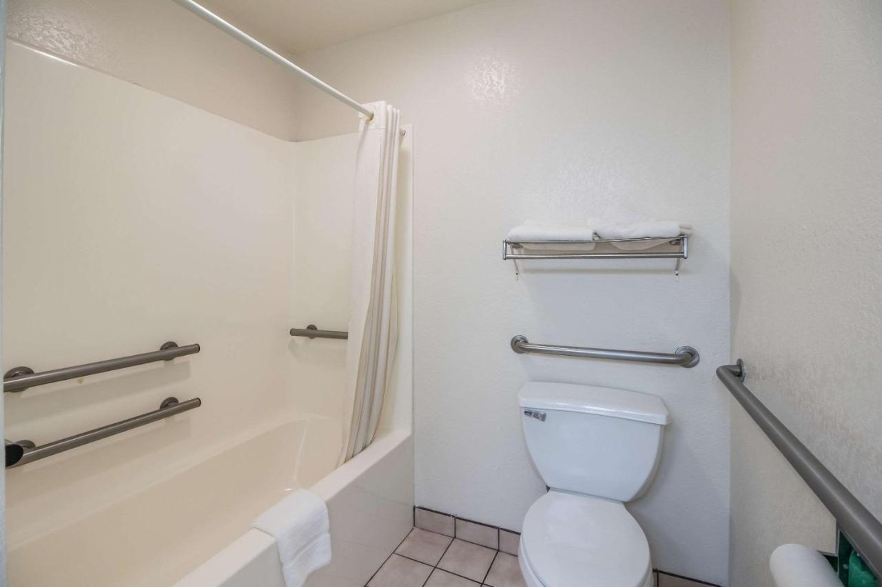 Rodeway Inn Bolivar Luaran gambar